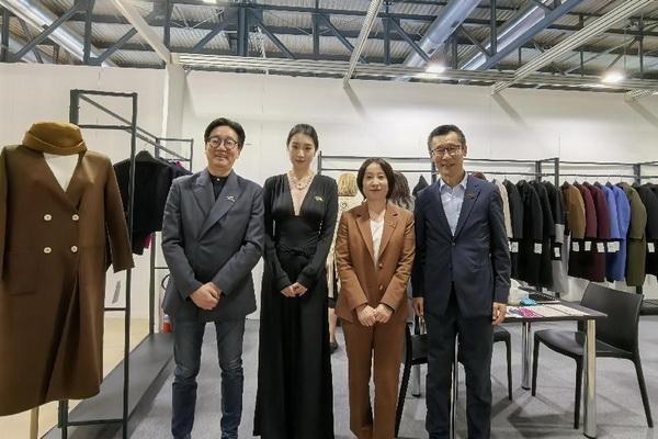 eedc60f49e2f4f80a9d619d1b9db9ea0~noop.jpg
